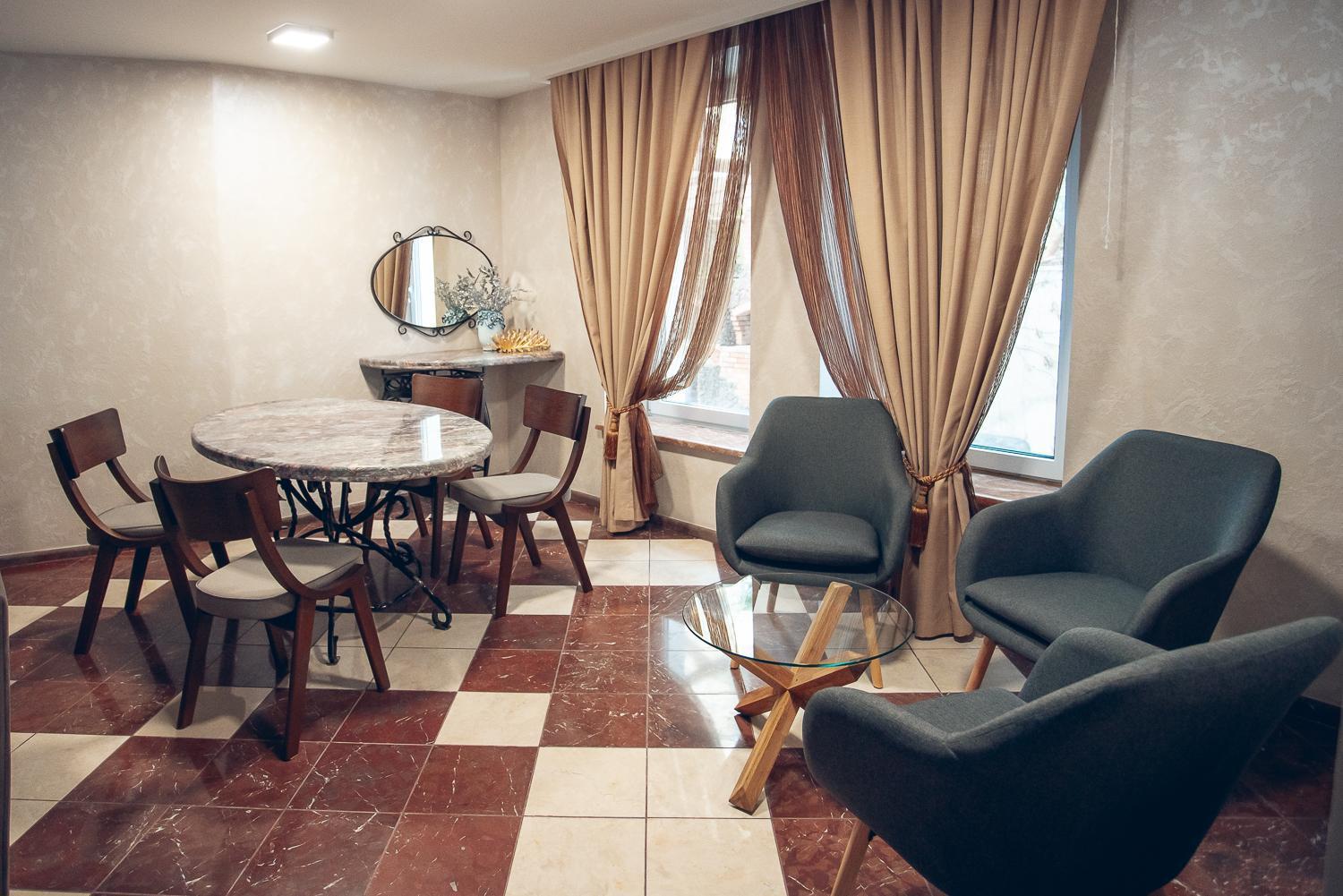 Apart4You Hotel Chişinau Exteriör bild