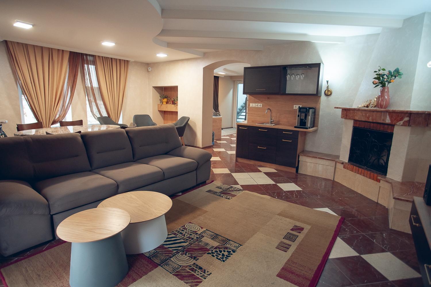 Apart4You Hotel Chişinau Exteriör bild